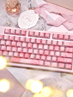 Clavier mécanique de haute qualité à 84 touches avec des touches PBT rose bonbon, profil Cherry, touches imprimées sur le côté