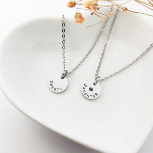 Collar con nombre personalizado de 10mm, moneda de oro, collares de acero, Oro Laminado, Joyera, mercados chinos en línea, cantidad mínima de <span class=keywords><strong>pedido</strong></span> baja - Product Image 2