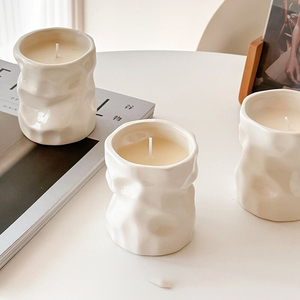 Huaming Handmade Irregular <strong>Tiptoeing</strong> Ceramic Container Aroma Candles Home Decoration Fragrance Soybean Wax Luxury Scented Candle - Product Image 2