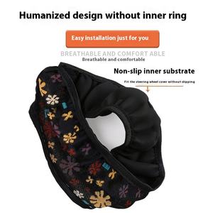 Couverture antidérapante universelle <span class=keywords><strong>de</strong></span> pièce à main <span class=keywords><strong>de</strong></span> conception <span class=keywords><strong>de</strong></span> papillon transfrontalière <span class=keywords><strong>de</strong></span> décoration intérieure <span class=keywords><strong>de</strong></span> voiture mignonne pour la couverture <span class=keywords><strong>de</strong></span> <span class=keywords><strong>volant</strong></span> <span class=keywords><strong>de</strong></span> femmes - Product Image 3