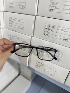 Venta al por mayor <span class=keywords><strong>de</strong></span> fábrica: Montura <span class=keywords><strong>de</strong></span> <span class=keywords><strong>gafas</strong></span> ópticas TR90 <span class=keywords><strong>de</strong></span> aro completo, clásicas cuadradas, para uso diario, para hombres y mujeres, listas para usar. - Product Image 3