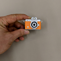 Kamera Digital Layar Lipat Mini Sensor CMOS Apertur F2.4 MicroSD Kamera Vlog Portabel Gantungan Kunci untuk Perekaman Kehidupan Sehari-hari