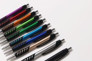 2 en 1 avec poignée confortable - Stylet capacitif et stylo à bille pour appareils à écran tactile universels - Product Image 2