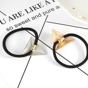 Clásico Coletero de Metal con Triángulo Dorado <span class=keywords><strong>Pitti</strong></span> de Aleación de Zinc para Niñas y Mujeres, Elástico para el Cabello, Diadema de Moda al por Mayor - Product Image 3