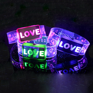 Braccialetto LED LOVE da 8 Pollici, Braccialetto LED Lampeggiante Premium per Feste <span class=keywords><strong>e</strong></span> Concerti, Decorazioni Divertenti per Uso Scolastico - Product Image 1