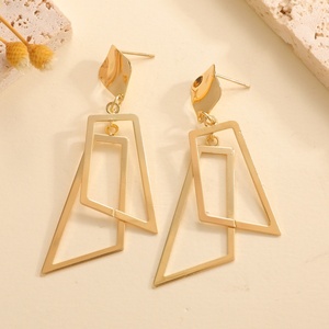 Boucles d'oreilles Jingciren Boutique pour femmes, style européen et américain, longues, géométriques, ajourées, tendance, pour influenceuses - Product Image 1