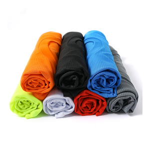 T-shirts décontractés en polyester tricoté 100 %, col rond, 180 g, couleur unie, séchage rapide, impression sérigraphique, logo personnalisé pour hommes - Product Image 3