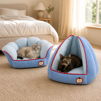 Lit pour chat bleu 2 en 1 convertible en canapé pour animaux de compagnie et nid semi-couvert avec broderie pomme pour chats d'intérieur