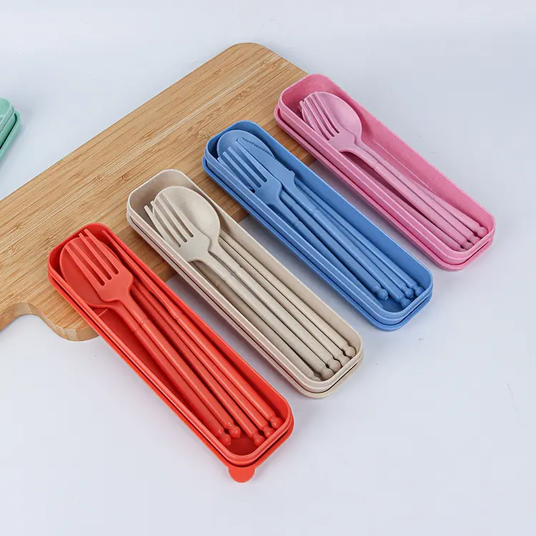 Qualità per bambini 4 pezzi di plastica set di posate da viaggio portatile set di forchetta per hotel, set di posate in plastica con custodia personalizzata