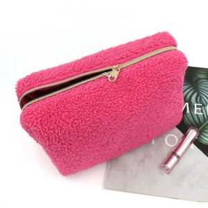 Nouvelle Trousse de Maquillage Carrée en Peluche 2024, Sac Cosmétique Portable Doux et Moelleux pour Voyage, Trousse de Toilette pour Femmes - Product Image 3