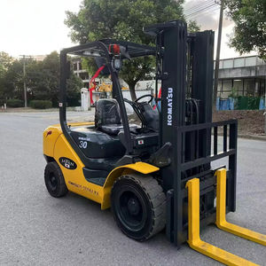 Venta barata de 3 toneladas importadas de Japón en Dubai, hasta 4,5 metros Carretilla elevadora usada por Komatsu - Product Image 2
