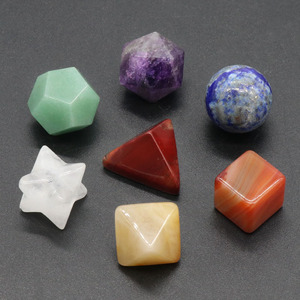 Set di 7 <span class=keywords><strong>Chakra</strong></span> in Cristallo Naturale Misto, <span class=keywords><strong>Pietre</strong></span> Geometriche Platoniche, Stella Merkaba in Pietra Lucidata per Meditazione - Product Image 1