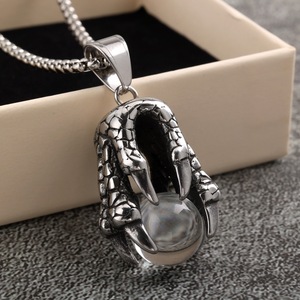 Yunnique – collier avec pendentif griffe de Dragon en acier inoxydable, avec boules de cristal rouges et transparentes, pour hommes et femmes, bijoux à la mode, cadeau - Product Image 2