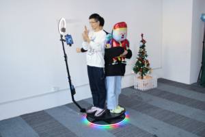 Cabina de Fotos de 360 Grados de 68 cm (para Fiestas/Bodas) - Carga de 200 kg, 2 Personas, Luces LED, Maleta de Transporte, Control por Aplicación - Product Image 2