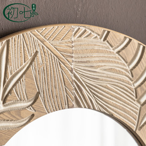 Espejo de pared redondo tallado retro con marco de madera hecho a mano, estilo rústico para entrada, dormitorio, baño. - Product Image 4