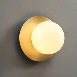 <span class=keywords><strong>Applique</strong></span> murale ronde moderne en gros, style américain classique, <span class=keywords><strong>globe</strong></span> en verre laiteux, <span class=keywords><strong>applique</strong></span> murale LED avec disque en laiton pour escalier, salon - Product Image 1