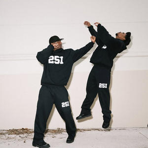 เสื้อฮู้ดดี้พิมพ์ลายทรงโอเวอร์ไซส์ ผ้าฝรั่งเศสเทอร์รี่เนื้อหนัก 100% ผ้าฝ้าย แบบมีกระเป๋า สองชั้น สวมใส่สบาย เหมาะสำหรับฤดูใบไม้ร่วง - Product Image 1