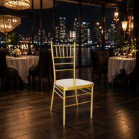 Chaise de banquet d'hôtel moderne en métal doré avec coussin blanc, empilable, sans accoudoirs, style bambou, pour salon