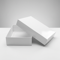 Boîte cadeau personnalisée en papier kraft écologique avec gaufrage, pelliculage mat et doublure en éponge pour l'emballage de chaussettes, vêtements et petits articles