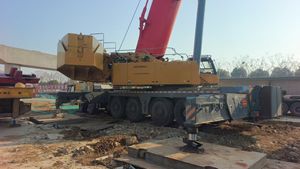 Grúa sobre Camión SAN Usada 2021, 600t STC2200 STC800E5 STC550T5 STC250H 50 Toneladas con Motor y Caja de Cambios - Product Image 5