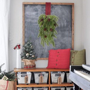 Guirlande artificielle en plastique de 72 cm de long, imitation pin de Noël, pour décoration intérieure, à suspendre au mur - Product Image 2