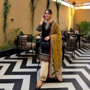 Kurta noire brodée pour femme avec dupatta moutarde et pantalon palazzo crème, tenue traditionnelle indienne et pakistanaise décontractée, longueur cheville - Product Image 1