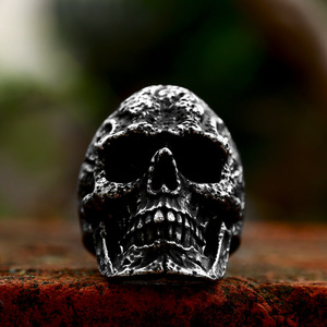 SS8-1082R nouveauté acier inoxydable crâne anneau rétro gothique hommes anneau Punk Hip Hop lourd bijoux cadeau en gros - Product Image 3
