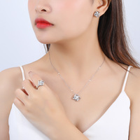 Daidan Collier en argent 925 Collier délicat pour femme Collier en argent plaqué or 18 carats Zircon en argent Zircon en argent Collier à trois cercles imbriqués