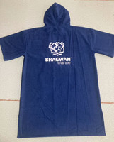 Serviette de bain poncho en microfibre douce et absorbante à séchage rapide pour adulte avec logo personnalisé, design personnalisé