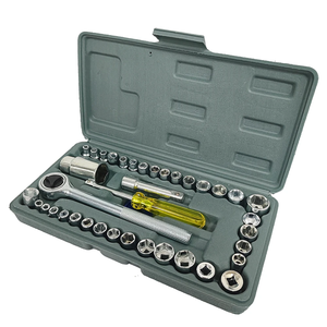 Set di 40 Pezzi di Chiavi a Bussola con Cricchetto Manuale, Kit di Riparazione Auto per Lavori su Auto e Moto - Product Image 6