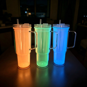 Gobelets à neige de 40 oz avec paille, gobelets qui brillent dans le noir pour une utilisation nocturne, gobelets à neige transparents pré-perforés, quantité : 40 pièces - Product Image 1