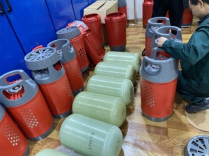 12,5 KG LPG Revestimiento de plástico Fibra de vidrio Compuesto Cilindros de propano Buen <span class=keywords><strong>precio</strong></span> Cilindro de <span class=keywords><strong>gas</strong></span> LPG - Product Image 5