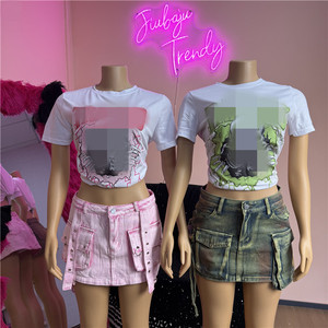 Completi estivi casual da <span class=keywords><strong>donna</strong></span> a due pezzi, t-shirt ampia con scollo rotondo e gonna cargo in <span class=keywords><strong>denim</strong></span>. - Product Image 1