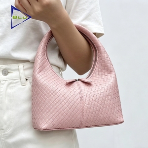 Borsa a Spalla in Pelle Blu con Logo Personalizzato per Donna, Design Luna, Borsa a Mano in Pelle Personalizzata per Signora - Product Image 4