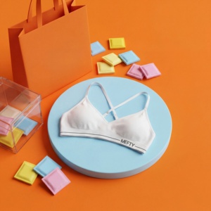 Soutien-gorge de sport sans couture en coton de haute qualité pour femme, sans armatures, en tricot <span class=keywords><strong>Santoni</strong></span> léger, avec logo personnalisé, confortable, pour le yoga et les activités sportives - Product Image 4