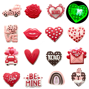 Attaches décoratives lumineuses LED intégrées en caoutchouc sur le thème de la Saint-Valentin pour chaussures et sacs, breloques pour sabots. - Product Image 2