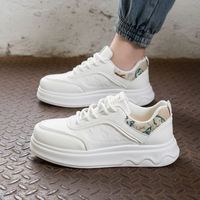 Baskets blanches à plateforme pour hommes, style décontracté, avec motif jacquard ethnique, semelle épaisse, à lacets, rehaussantes, en maille souple
