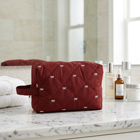 OEM Maßgefertigte Designer-Kosmetiktasche, Leichte Modische Schöne Schleife Gesteppte Toilettentasche für Frauen