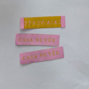 Étiquettes tissées souples et lavables durables, étiquettes de vêtements tissées haute densité, étiquettes de vêtements personnalisées avec logo, étiquettes de vêtements à pliure latérale - Product Image 3