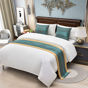 Sciarpa da letto decorativa resistente per la casa e l'hotel - Product Image 1