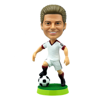 Sculpture de joueur de football en résine artisanale, figurine de joueur de football en résine personnalisée, figurine de collection