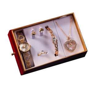 Promotionnel vacances fête <span class=keywords><strong>des</strong></span> mères <span class=keywords><strong>cadeau</strong></span> ensemble montre <span class=keywords><strong>Bracelet</strong></span> collier boucles d'oreilles anneau acrylique luxe boîte-<span class=keywords><strong>cadeau</strong></span> pour les femmes bijoux <span class=keywords><strong>cadeau</strong></span> - Product Image 4