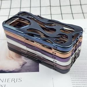 Coque de téléphone de flamme de <span class=keywords><strong>feu</strong></span> évidée de haute qualité pour Samsung A16 A15 A14 A54 A55 A06 couverture souple plaquée or argent - Product Image 3