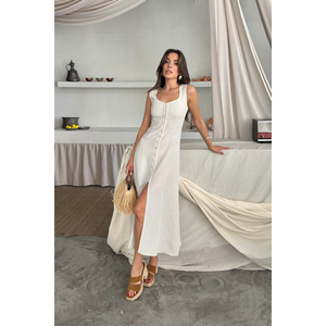 Robe longue en lin blanc sans manches à col carré avec détails boutonnés, style élégant et décontracté, conception personnalisée, pour la vente au détail - Product Image 4