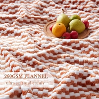 Neues Design 2-Farbige Würfel-Jacquard-Flanell-Decke Leichtgewichtige Plüsch-Fleece-Decke