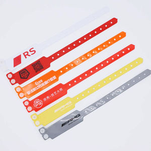 Usine Personnalisé Jetable Étanche Billet D'admission Bracelet PVC Bracelet Événement Festival Parc D'attractions <span class=keywords><strong>Concert</strong></span> Bracelet - Product Image 4