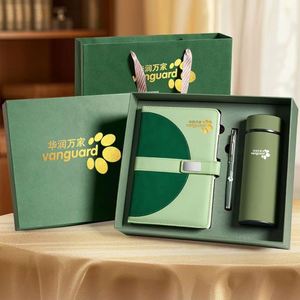 Cadeaux d'affaires personnalisés, logo personnalisé, bloc-notes A5 avec stylo et bouteille en métal pour un ensemble de cadeaux d'entreprise pour les cadres, nouvel an - Product Image 1