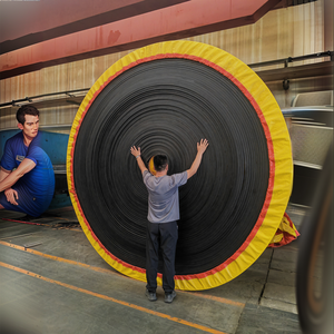 Özel Asansör Kepçeli Kauçuk Konveyör Bantları Madencilik Taşı Kauçuk Konveyör Bandı Kimyasallara Dayanıklı Kauçuk Konveyör Bandı - Product Image 1