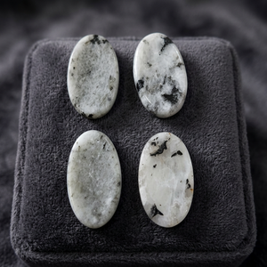 Pierres ovales en agate noire polie, pierres précieuses de guérison Reiki pour la décoration de la maison - Product Image 4