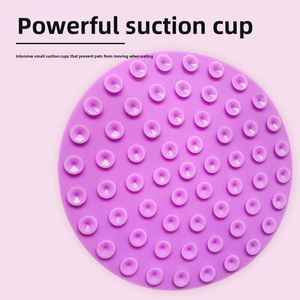 แผ่นรองเลียสำหรับสุนัขทำจากซิลิโคนปลอดสาร BPA ขนาด 500 มล. ชามอาหารแบบชะลอการกินพร้อมจุกดูดสุญญากาศ ดีไซน์ทันสมัย เป็นมิตรกับสิ่งแวดล้อม ช่วยให้สุนัขกินได้อย่างอัตโนมัติ - Product Image 3